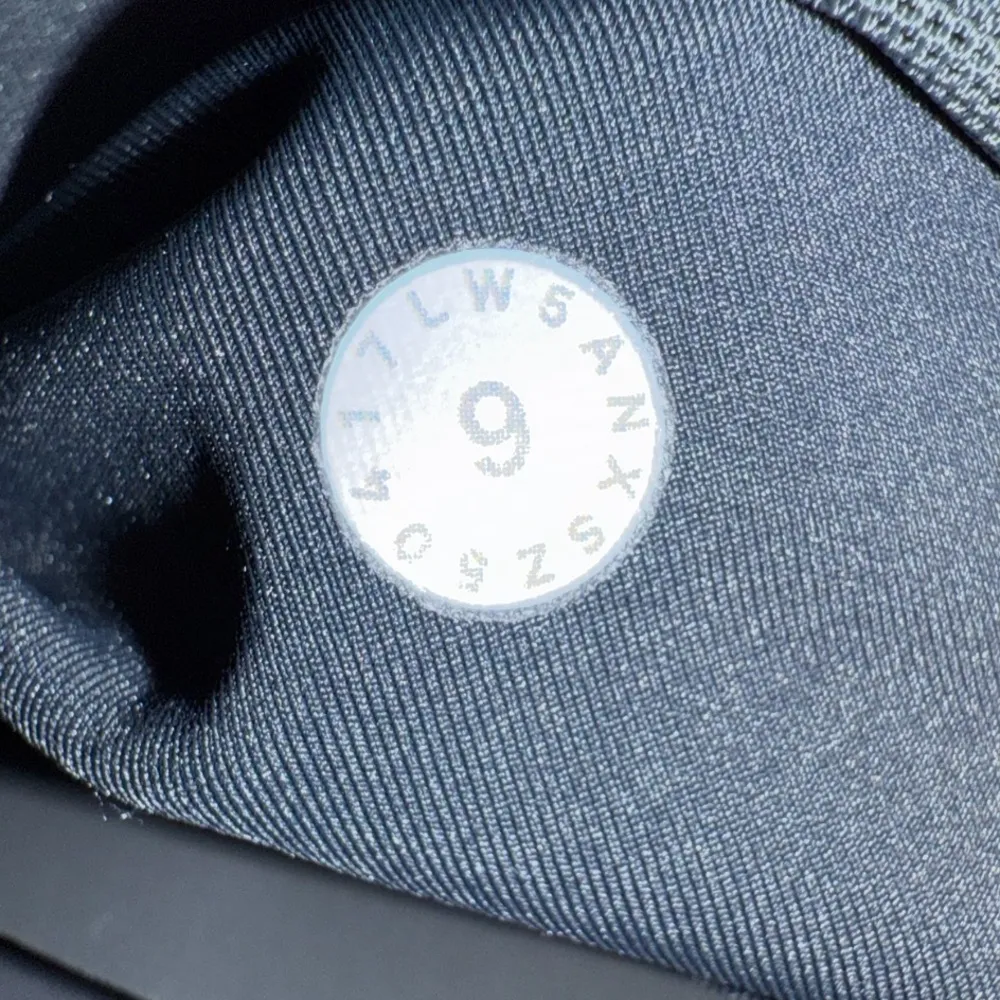 Lululemon  In Movement 25” Everlux Black Leggings Size 6! Brand new! Not worn! - Image 9