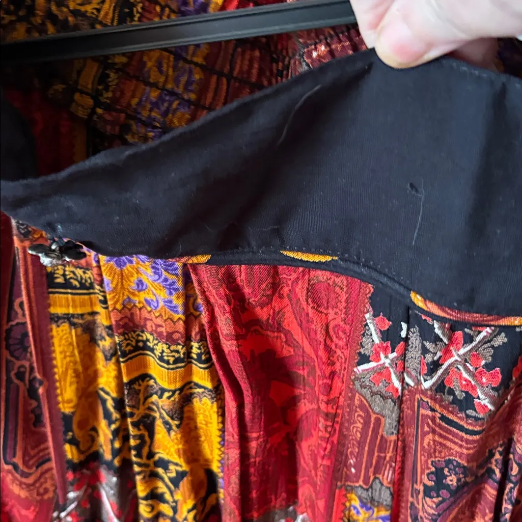 FINAL MARKDOWN Componix Vibrant Red and Gold Patterned culottes 14 - Image 3