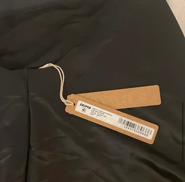 Low Back Sheer Sculpt Shorts L - Image 5