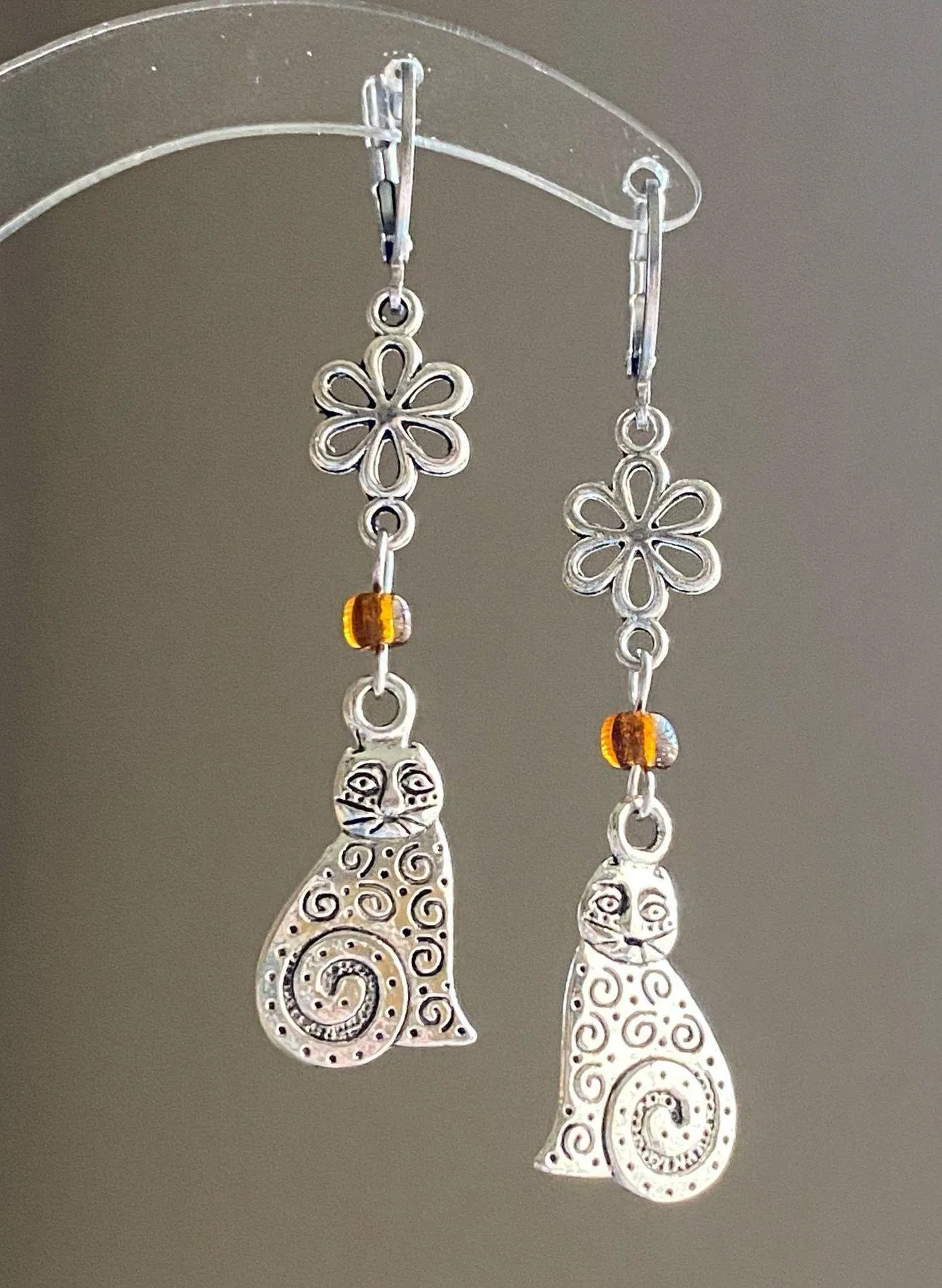 Handmade antique silver tone cute boho cat flower earrings🌸 - Image 4