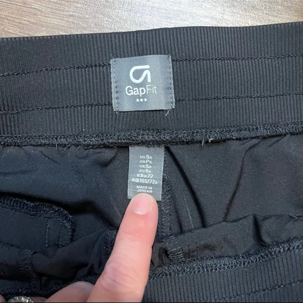 Gapfit Black ShortsSize Small - Image 2