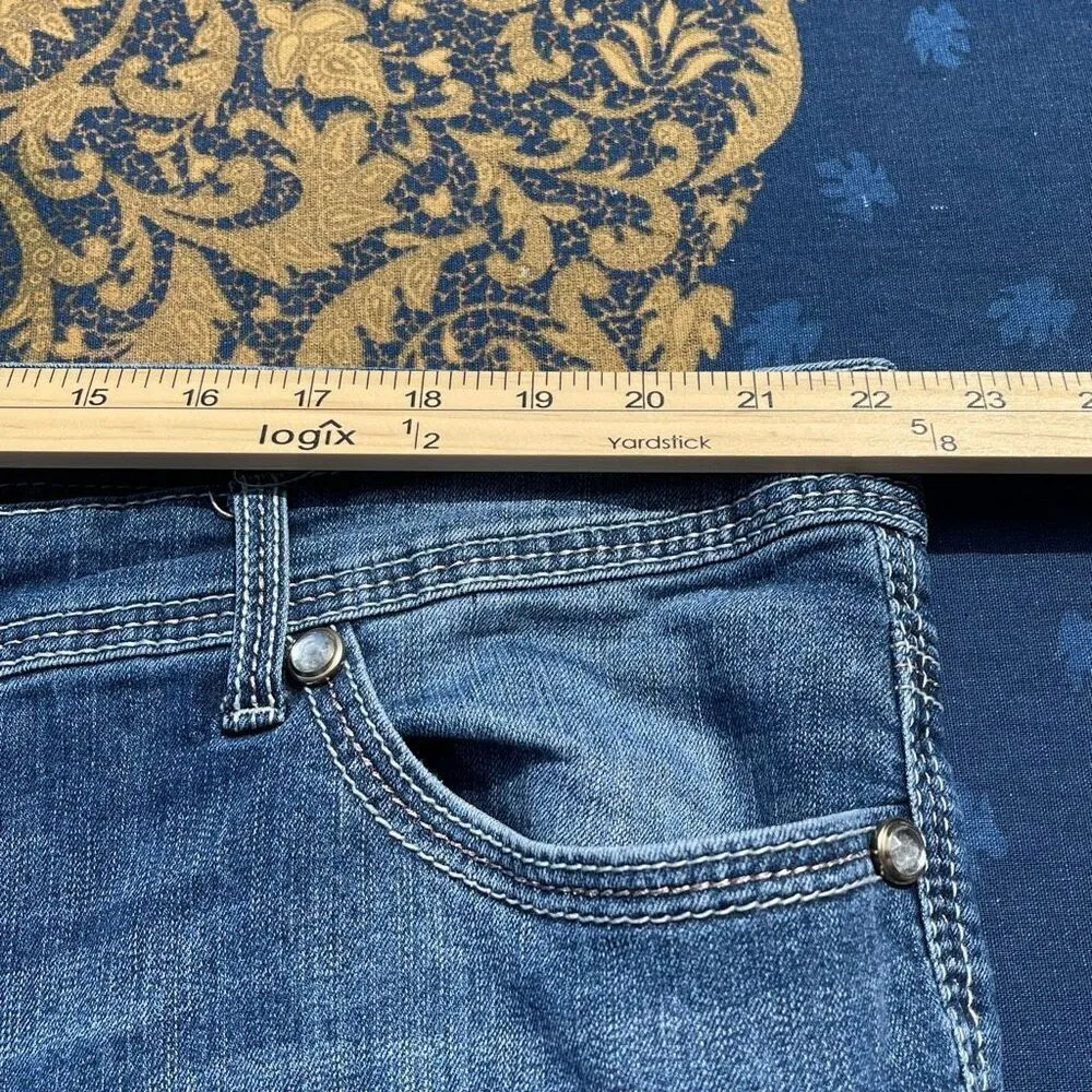 Seven7 Luxe size 24 cropped jeans. - Image 6