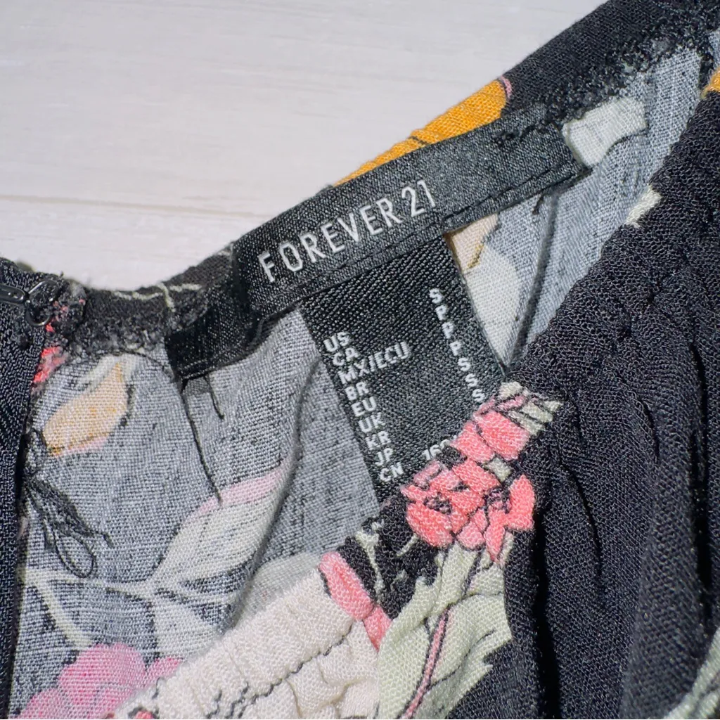 Forever 21 Women's Size Small Black Floral Print Midi Dress With Slit - Image 5