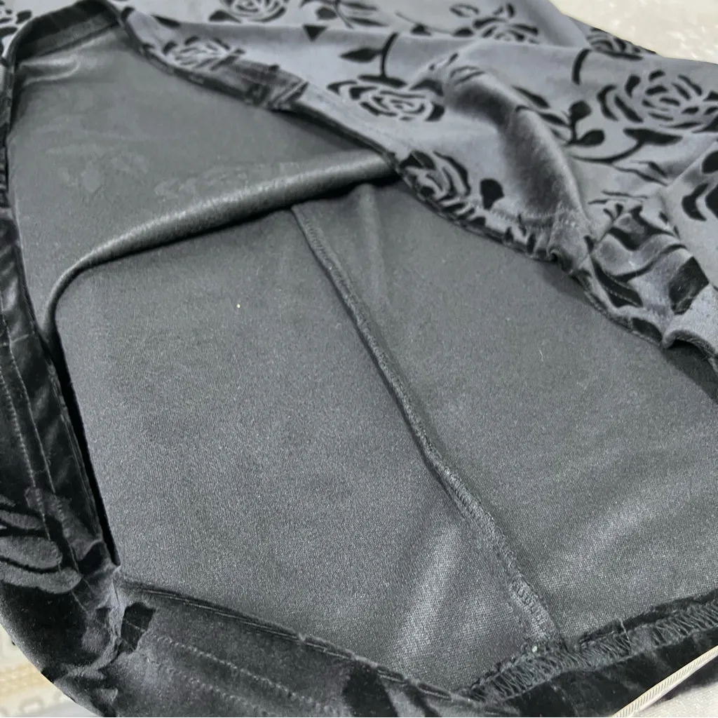 Vintage S Elegant Black rose burnout velvet velour maxi Skirt Goth made in USA - Image 6