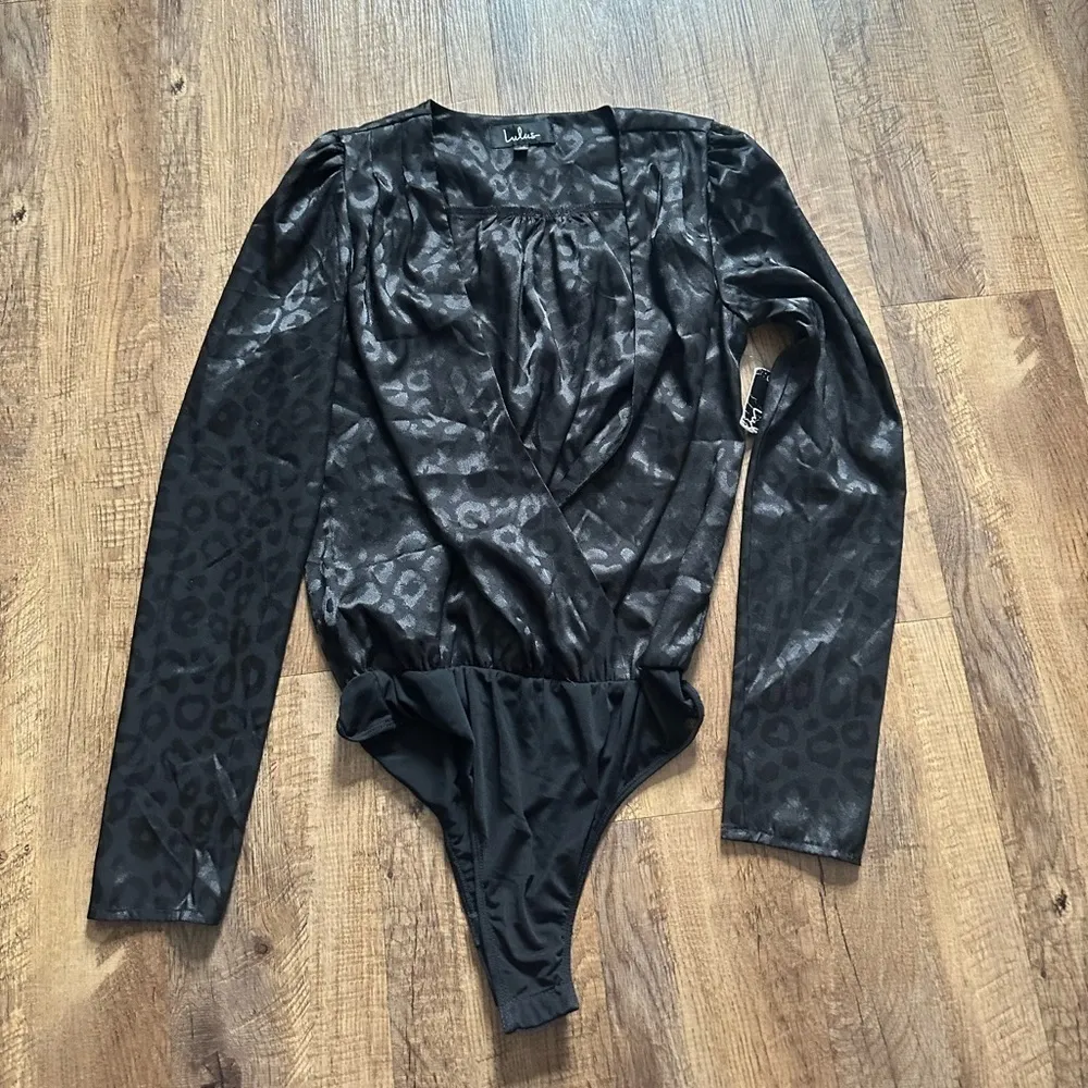 LULU’S Wild Times Black Leopard Satin Long Sleeve Bodysuit - Image 4
