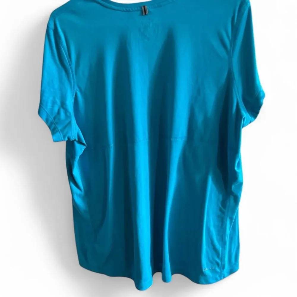 Nike Women’s Dri-FIT Swoosh Plus-Size Running Top – Size 1X - Image 5