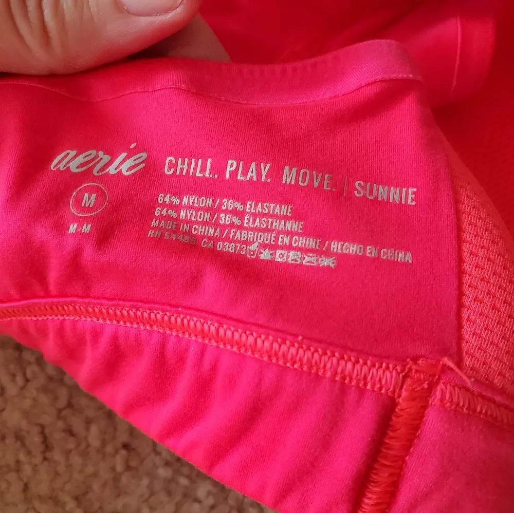 Aerie Pink Sports Bra Seamless Size M Workout Athletic Twist Back - Image 11