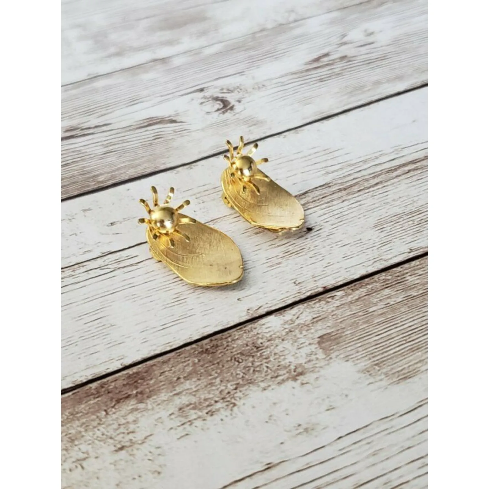 Vintage Clip On Earrings Gold Tone Flower & Leaf 1.25" - Image 2