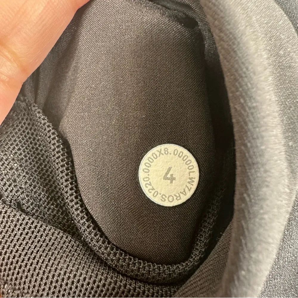 Lululemon On The Fly Shorts 2.5" Inseam Womens 4 in Black W7AROS - Image 6