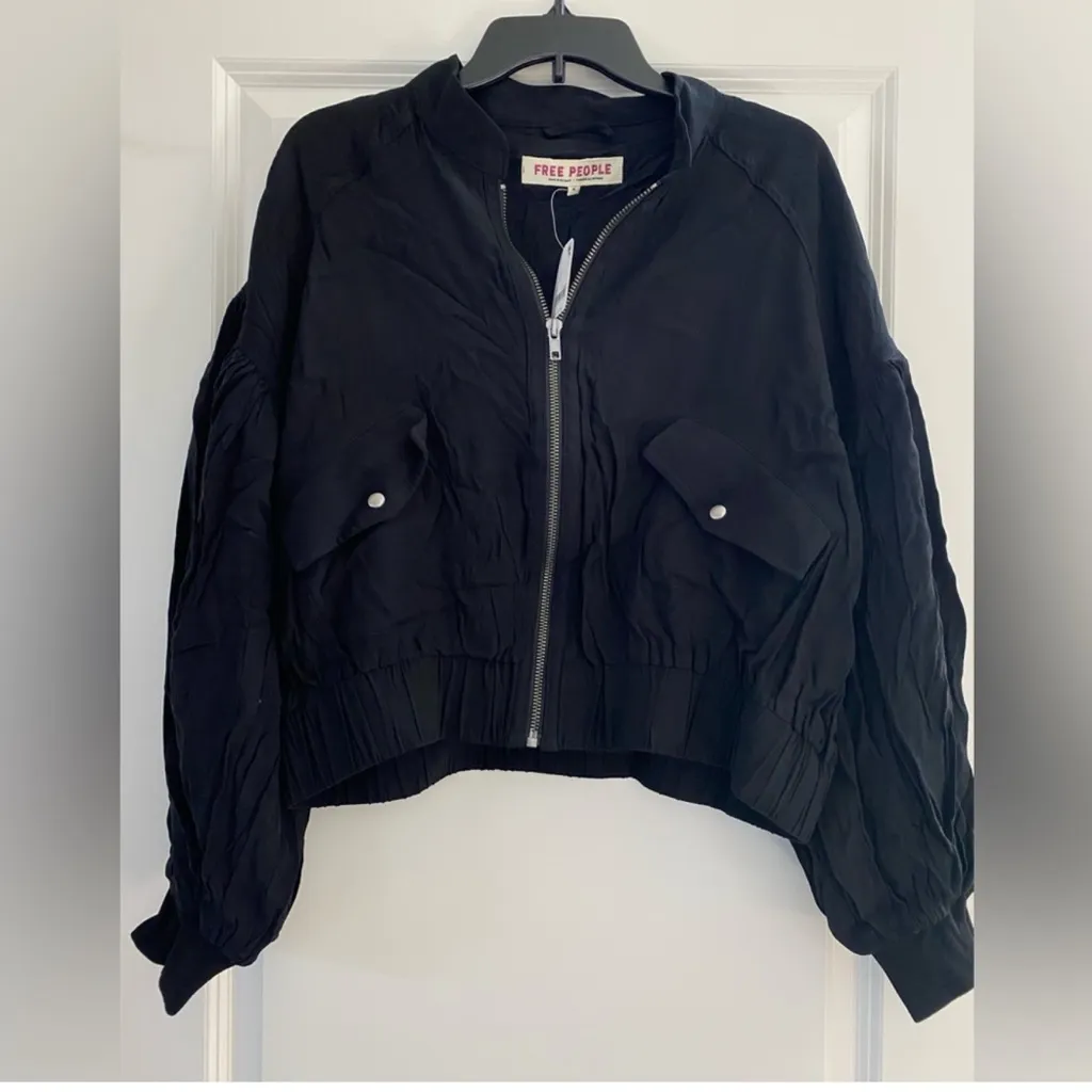 FREE PEOPLE ON POINTE BOMBER JACKET
TOP SIZE XS MSRP $168.00 NWT - Image 3