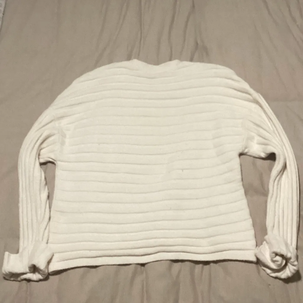 Elegant cream Sweater - Image 2