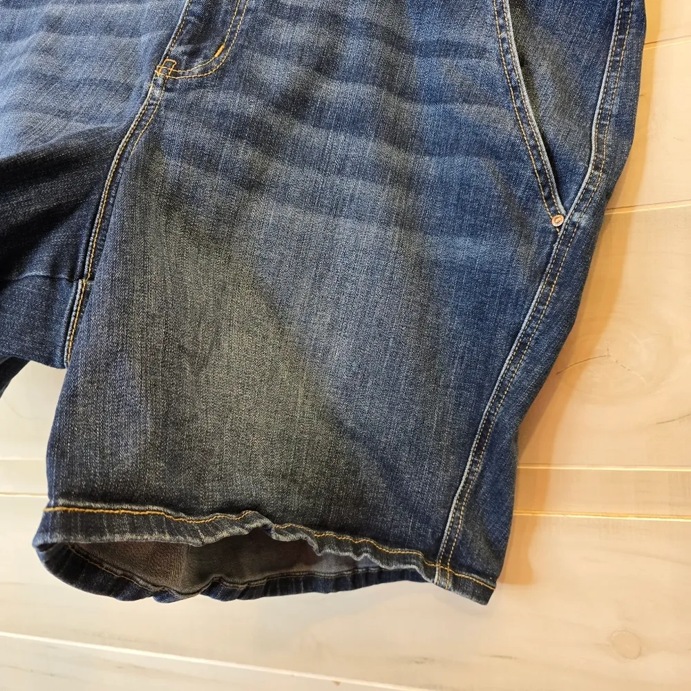 {22W} Maurices Stretchy Denim Jean Shorts Summer Spring - Image 5