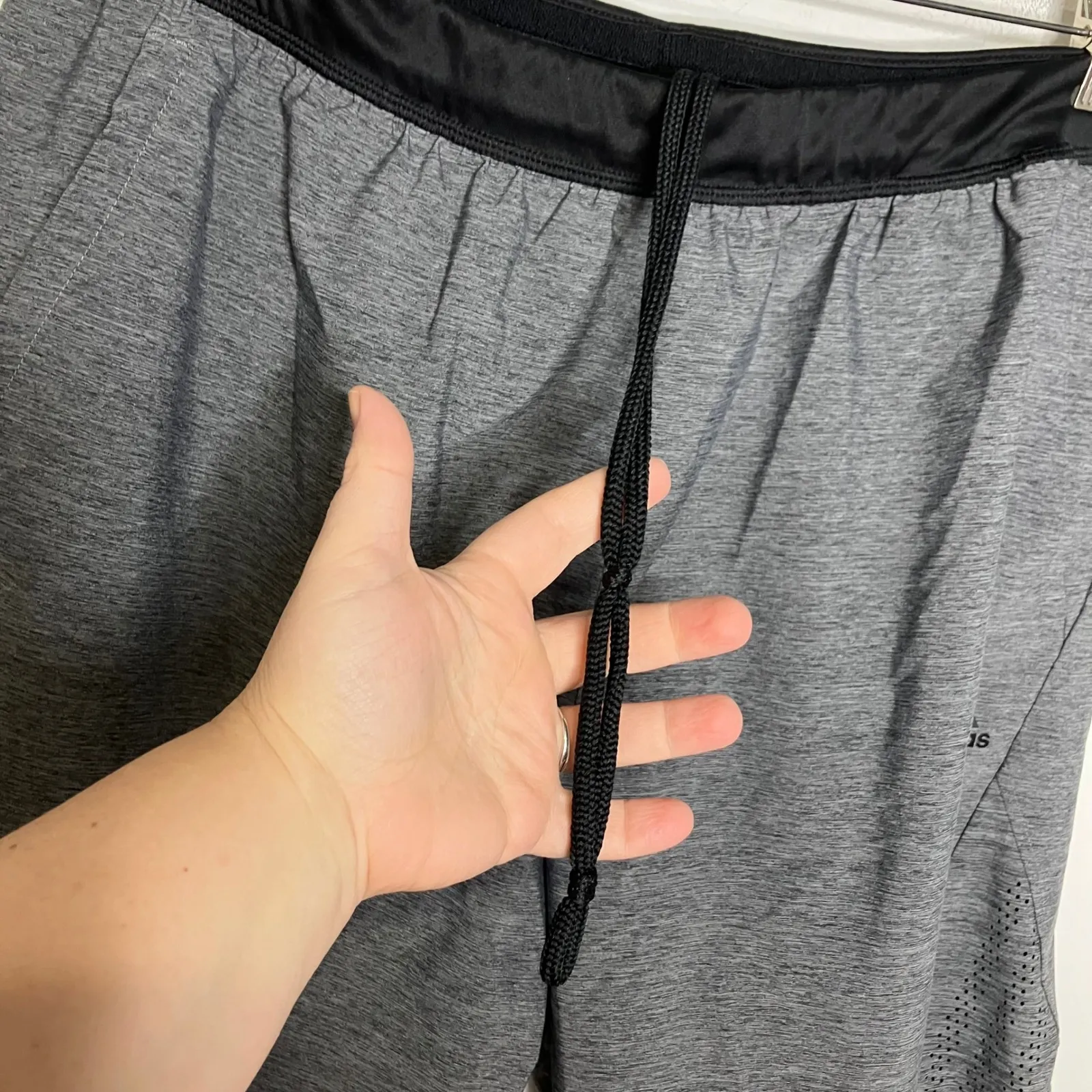 Adidas axis woven 3.0 training shorts gray black men's size XL athletic - Image 6