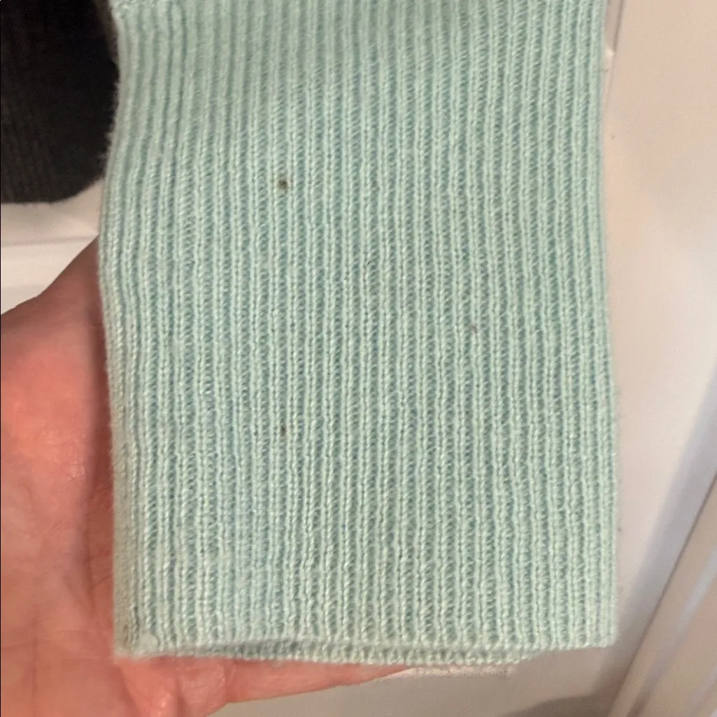 Women's Aqua Cashmere sweater medium - Image 4
