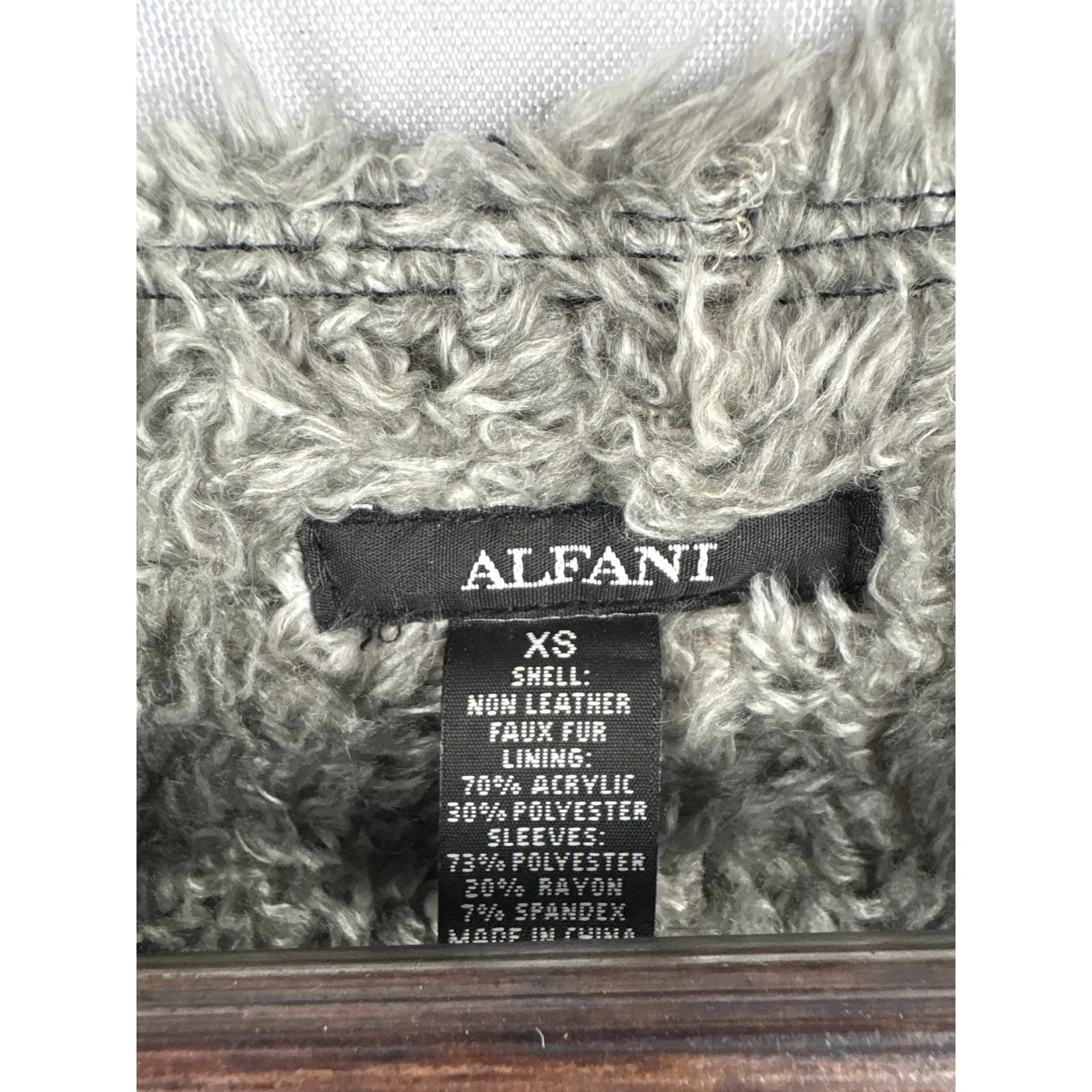 Women’s Alfani XS Grey Suede Jacket w/ Shirt Sleeves & Fur Lined Gray - Image 4