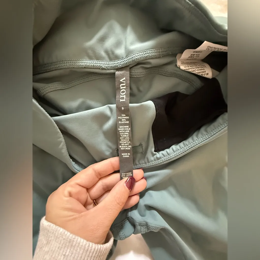 Vuori All the Feels Pocket Legging- Like New - Image 5