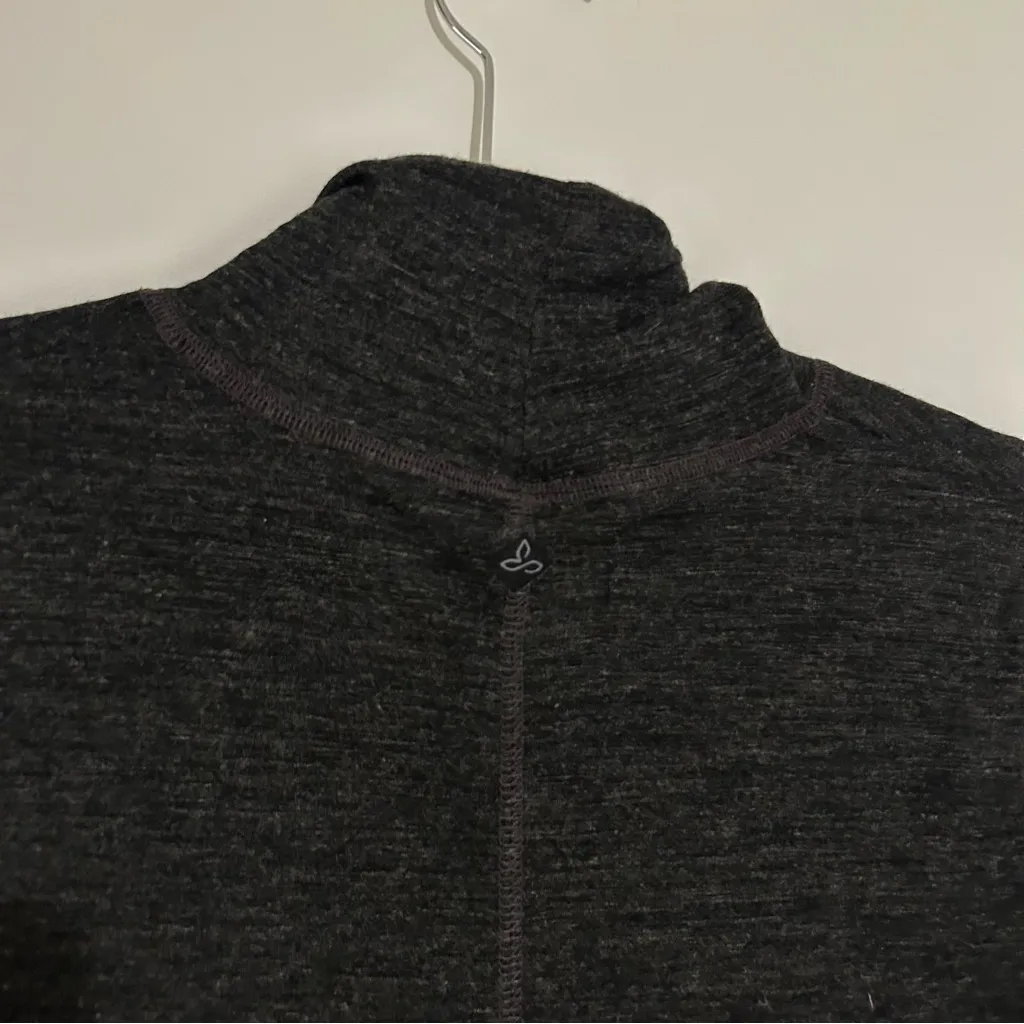 Prana Charcoal Gray Base Layer Long Sleeve High Neck Shirt Top Size Medium - Image 4