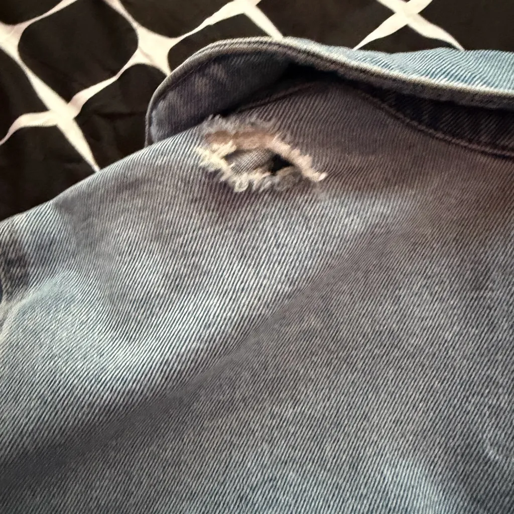 Hollister  Light Blue Cropped Denim Jacket - Image 7