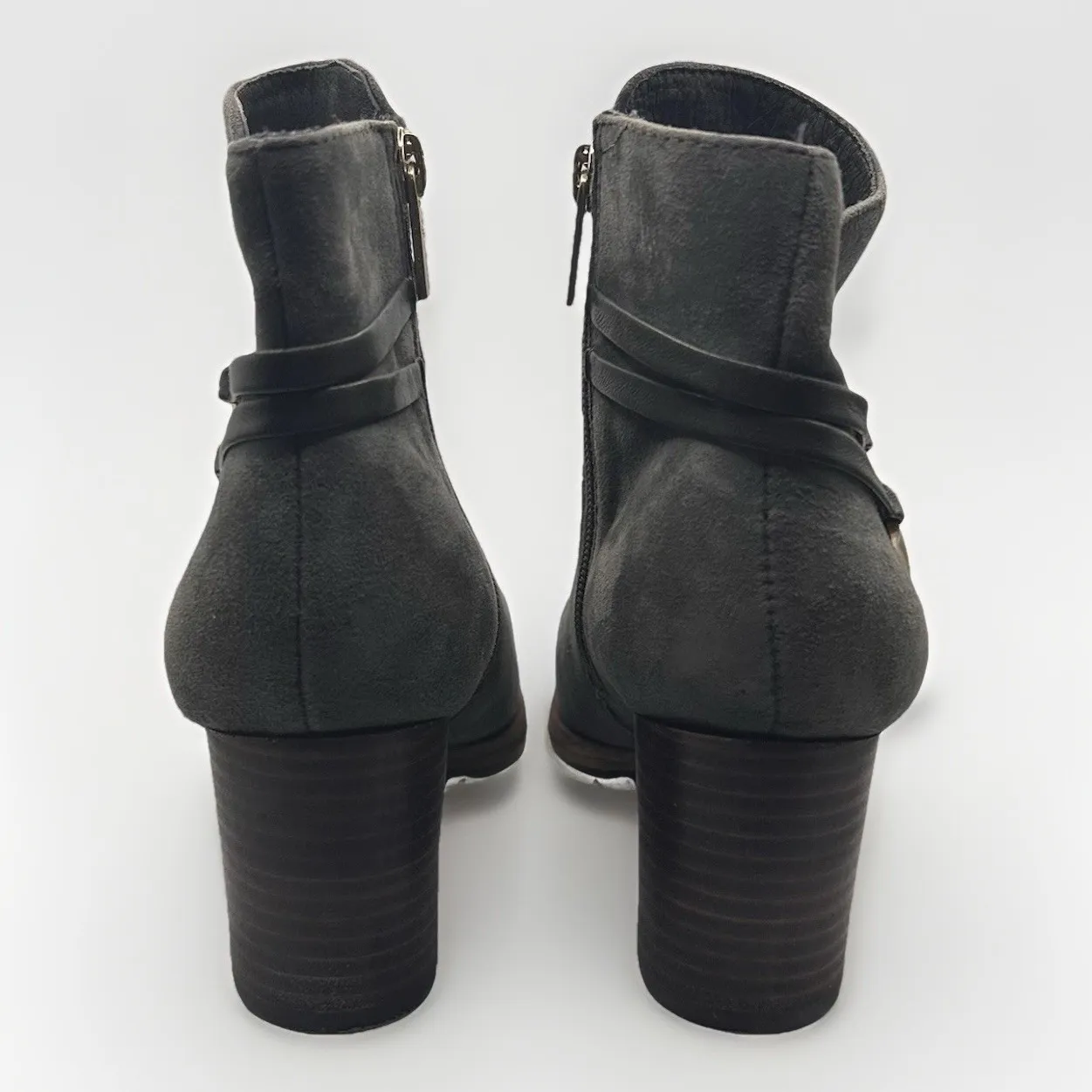 Isola Women Gray Suede Horseshoe Buckle Ankle Boots Block Heel Side Zip Size 6M - Image 3