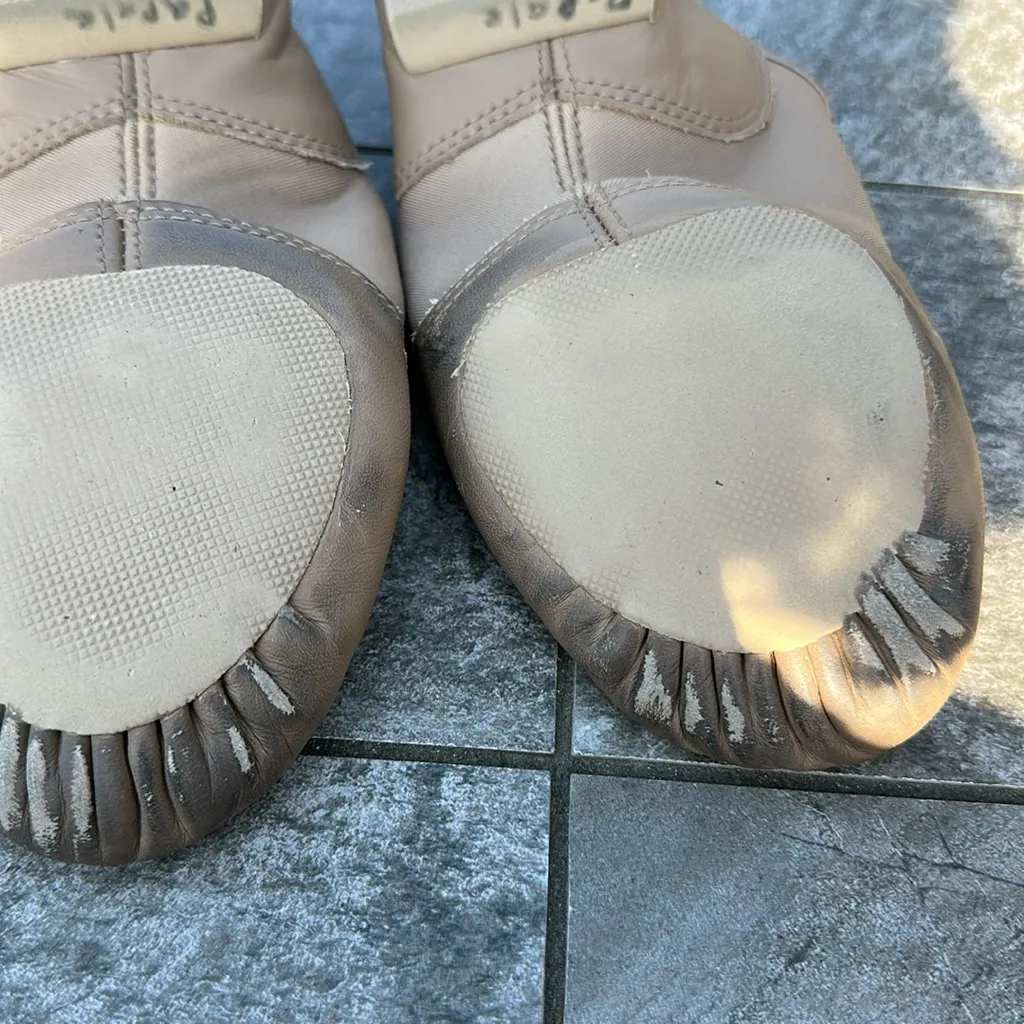 Tan leather jazz shoes Size 8 - Image 3