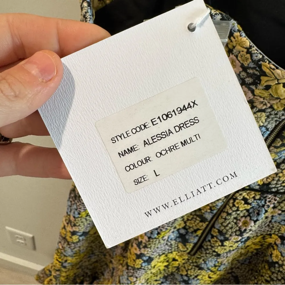NWT Elliatt Alessia Dress in Ochre Multi Floral Midi Length Ruffle Hem Large - Image 12