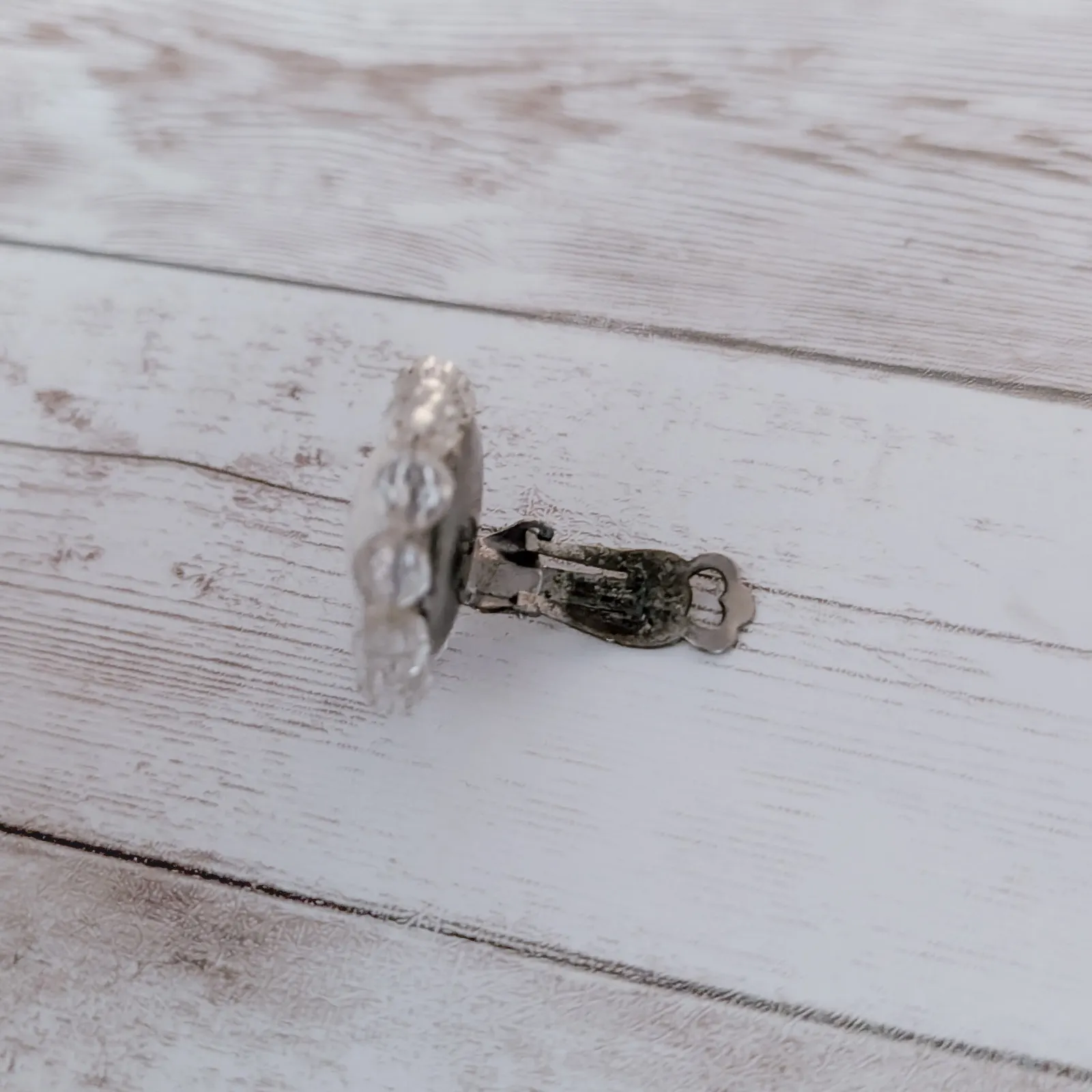 Vintage Clip On Earrings Clear & Off White - Image 6