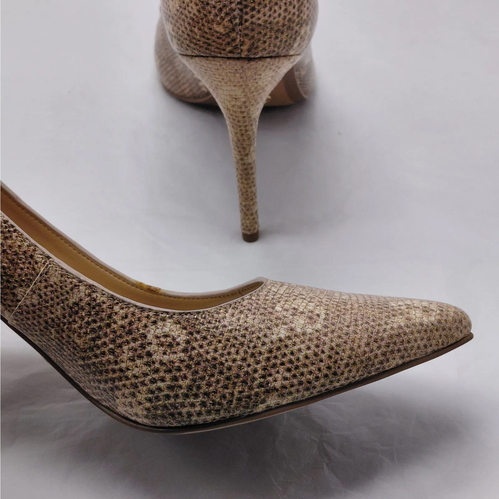 Michael Michael Kors Womens Pumps Oyster Embossed Leather Size 9.5 Wedding Party - Image 7