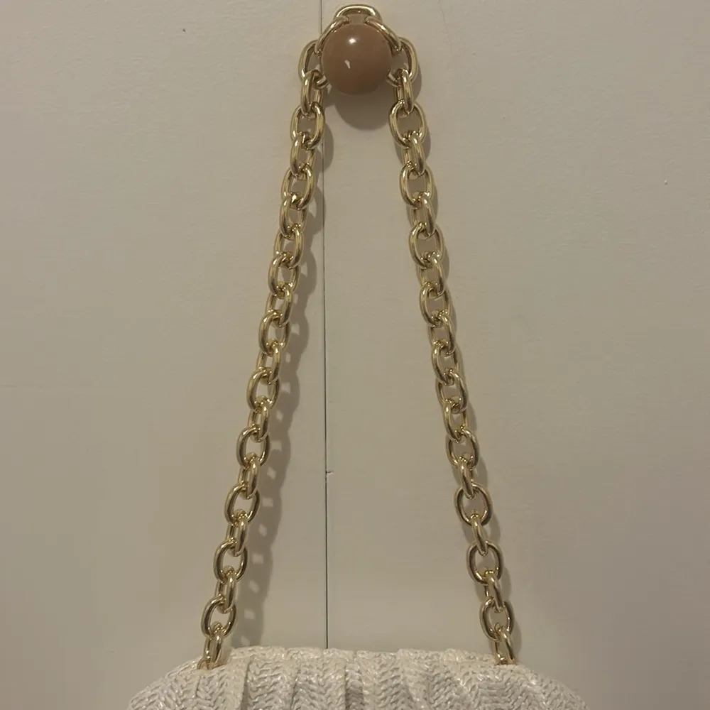 Tuckernuck White Raffia Straw Slouchy Clutch New With Gold Link Chain Strap - Image 7