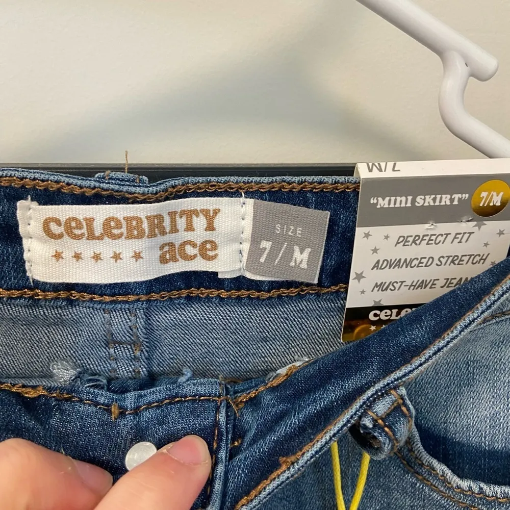 NWT | Celebrity‎ Ace junior’s denim skirt — size 7 Blue - Image 3
