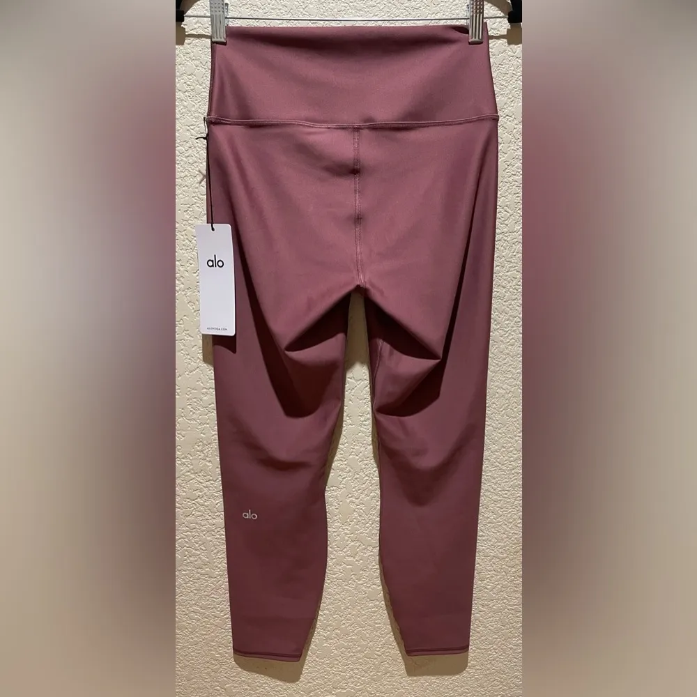 Alo Yoga NWT 7/8 High-Waist Airlift Leggings In A Burgundy Truffle Size L - Image 8