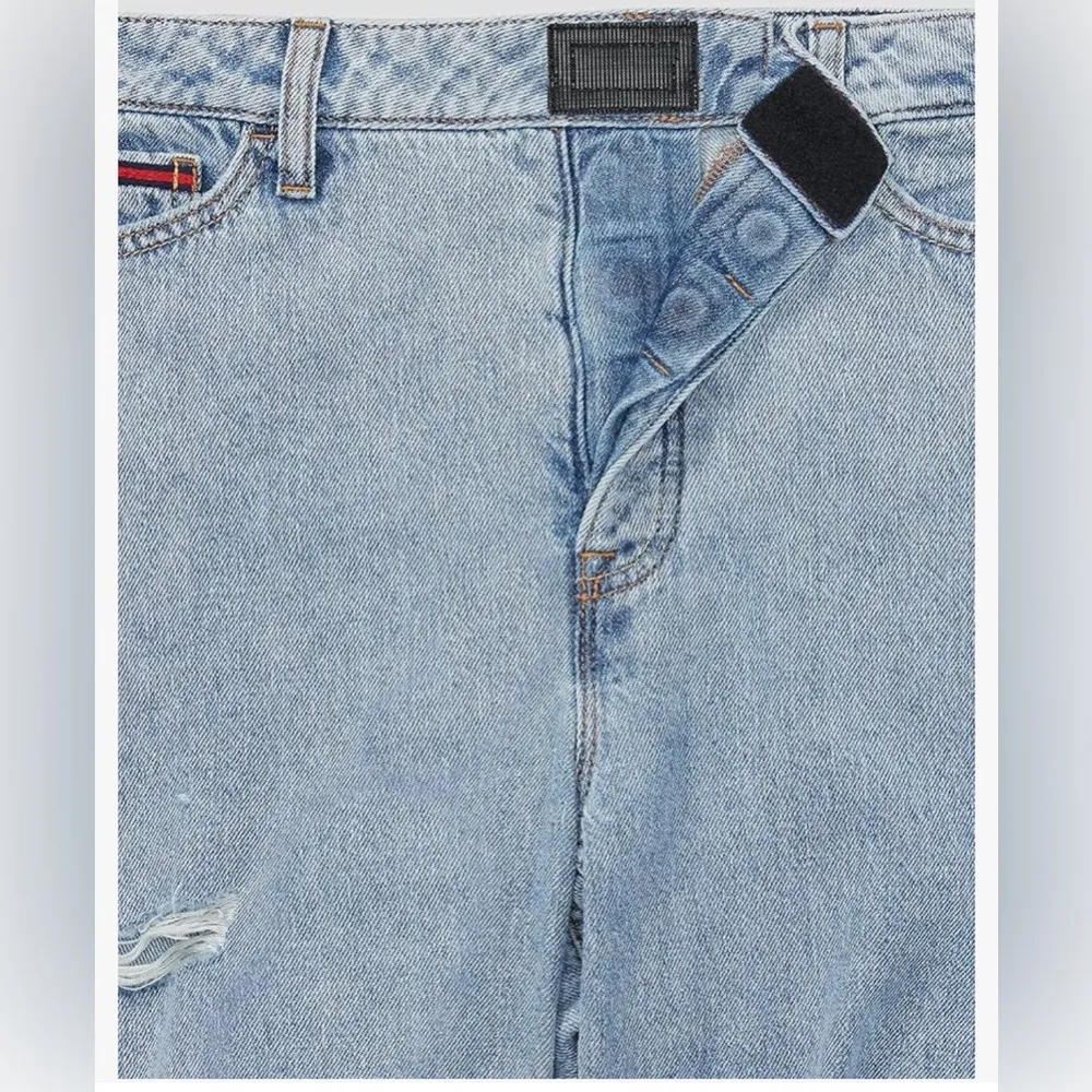 Casual Light Blue Ripped Jeans - Image 3