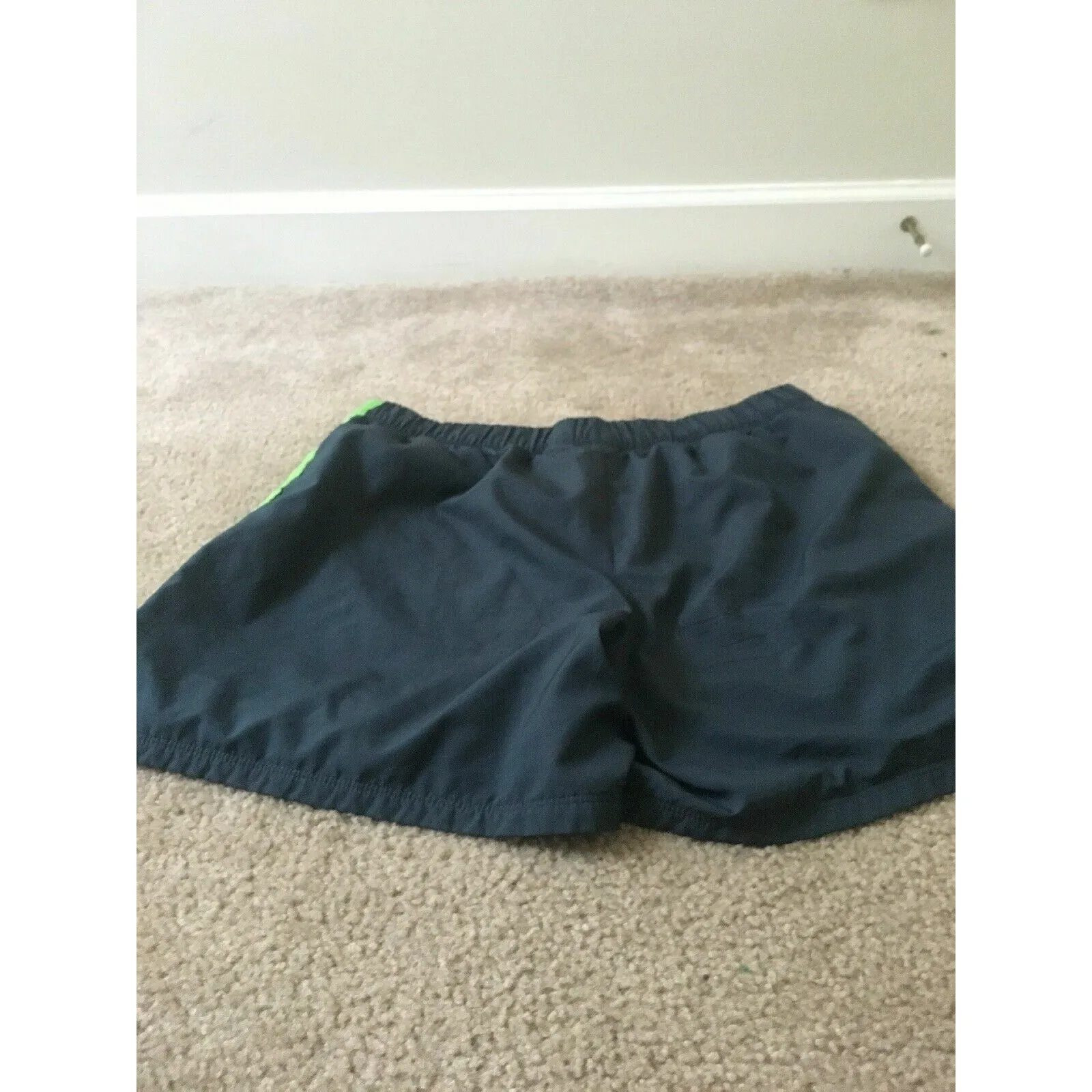 Nike Women's Juniors Athletic Gym Running Walking Shorts Side Slit Size Large - Image 9