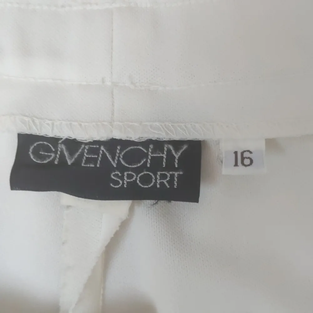 Givenchy sport cream pants size 16 - Image 3