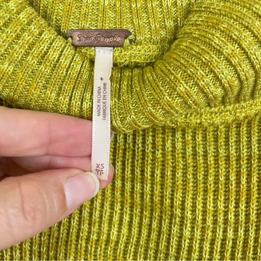 Free People Rush Crush Off the Shoulder Crop Sweater in Verbena Combo Size XS - Image 4