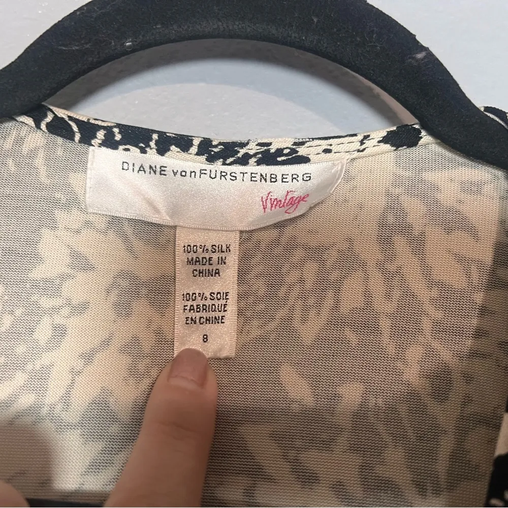 Diane vonFurstenberg Vintage DVF Wrap Dress Silk Floral Black Cream Size 8 - Image 4