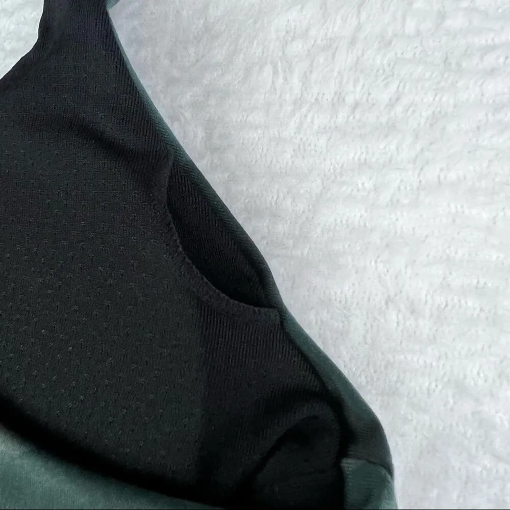 Gap Fit Womens  Long Line Sporty and Athletic Camo Style Sports Bra - Image 5