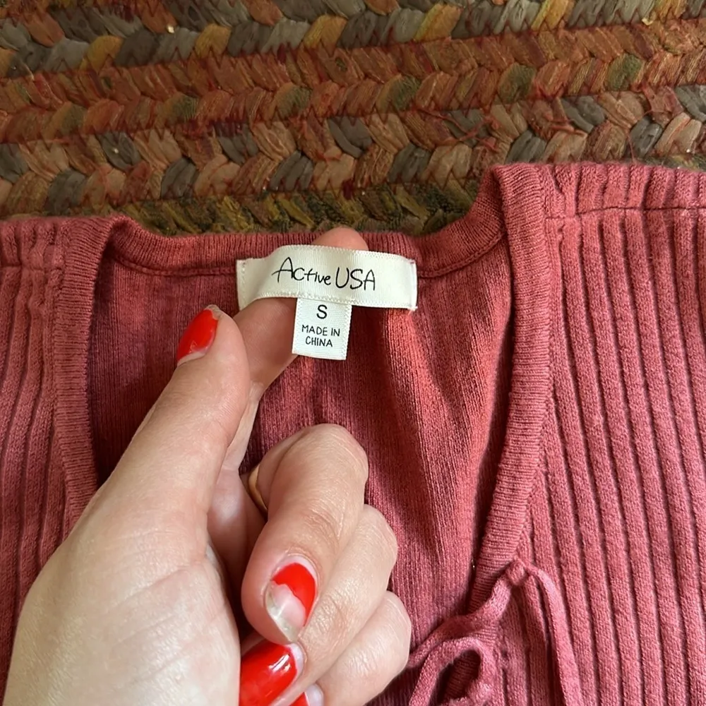PINKISH RED RIBBED LACE UP FRONT TOP - Image 2