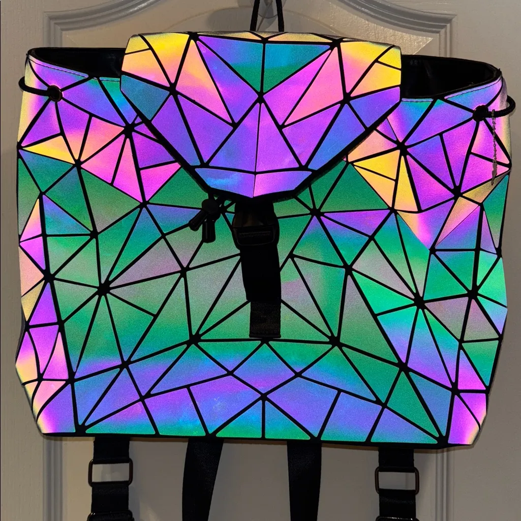 BACKPACK GEOMETRIC LUMINOUS FESIGN ADJUSTABLE STRAPS DRAWSTRING & BUCKLE CLOSURE - Image 3