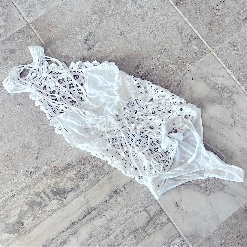 Intimately Free People Be My Battenburg Bodysuit in Optic White Size L New w/Tag - Image 9