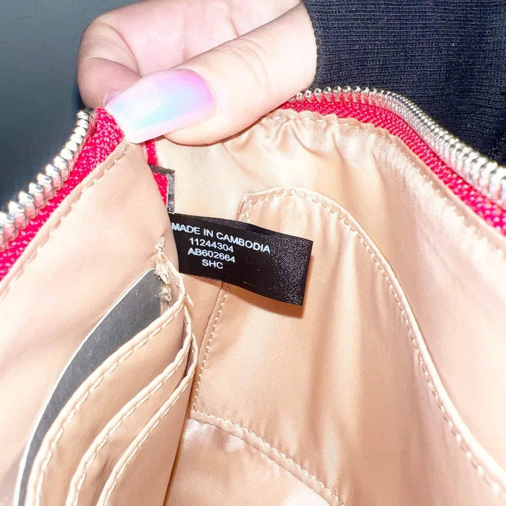 Guess red sparkley new without tag card holder wristlet - Image 9