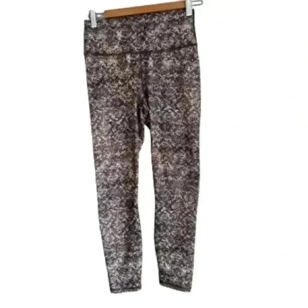 Fabletics Define Powerhold High Waisted 7/8 Leggings Small Black - Image 3