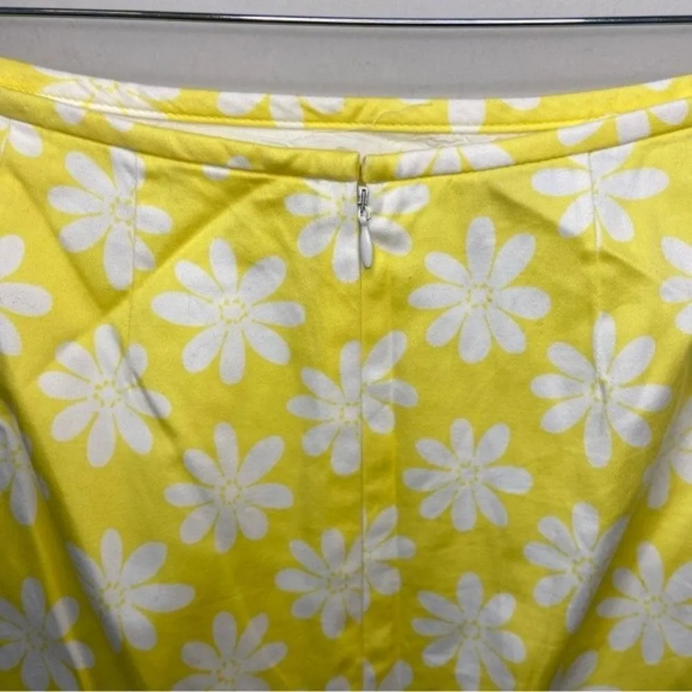 Tahari Yellow White Daisy Floral Flower Print Skirt Size 4 Dopamine Barbiecore - Image 4