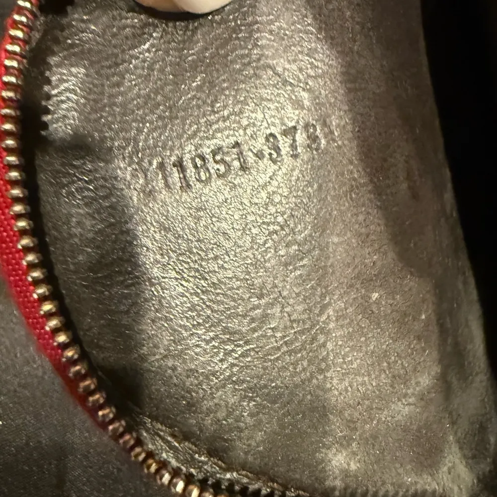 RARE Gucci Heart-Shaped Coin Purse - Image 11