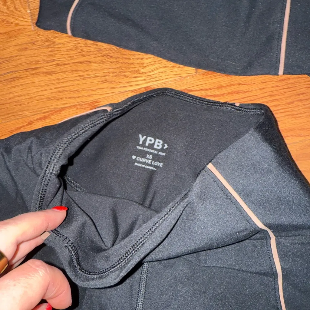 Abercrombie and fitch black onyx set - Image 9