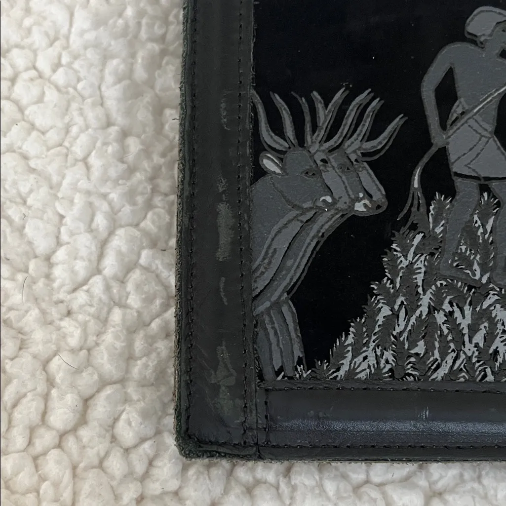 Roberto Vascon Black Embossed Egyptian‎ Design Shoulder Bag - Image 5