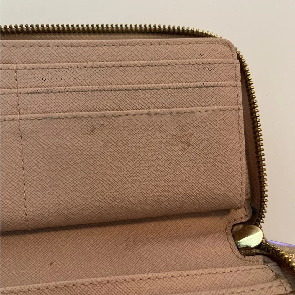 Michael Kors Light Pink / Beige Wallet - Image 11