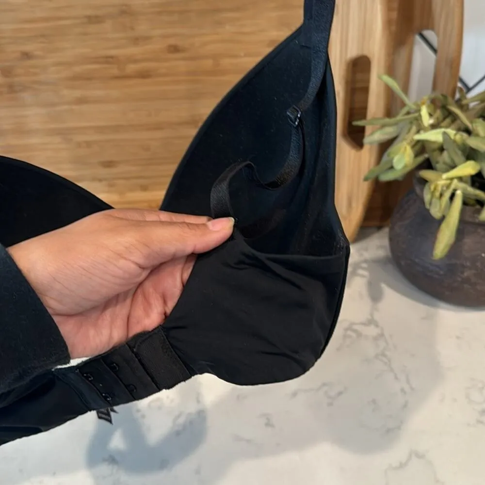 Victoria’s Secret black t-shirt lightly lined wireless bra 32DDD closet staple - Image 6