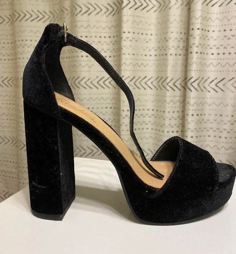 Candie's Black Platform Heels - Image 2
