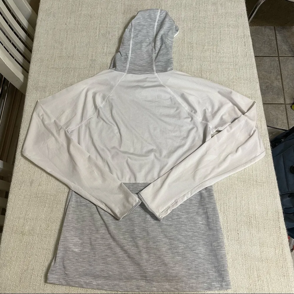 The North Face Women’s Long Sleeve Hooded T-Shirt - Image 11