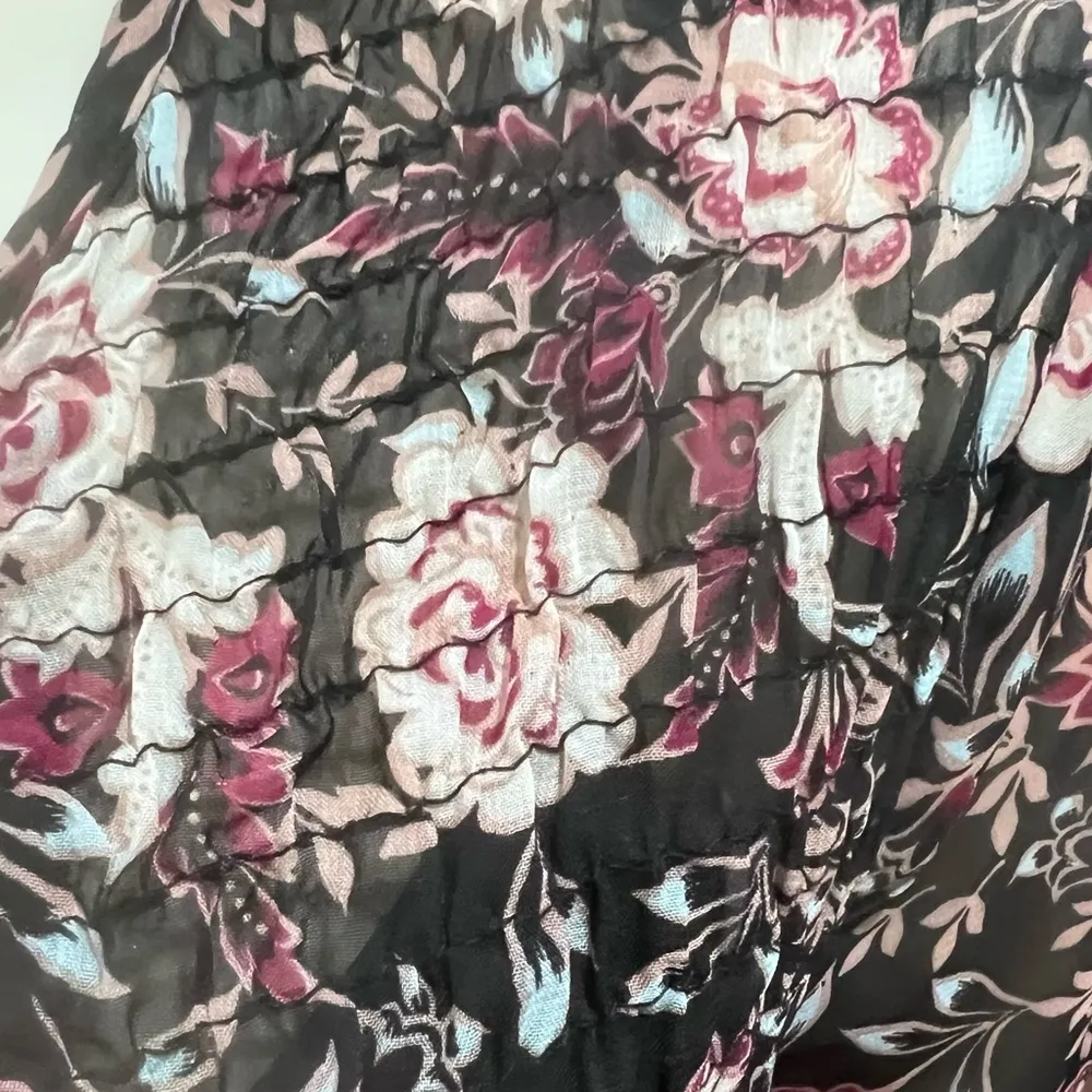 City Studio long sleeve black floral ruffle dress size medium - Image 3